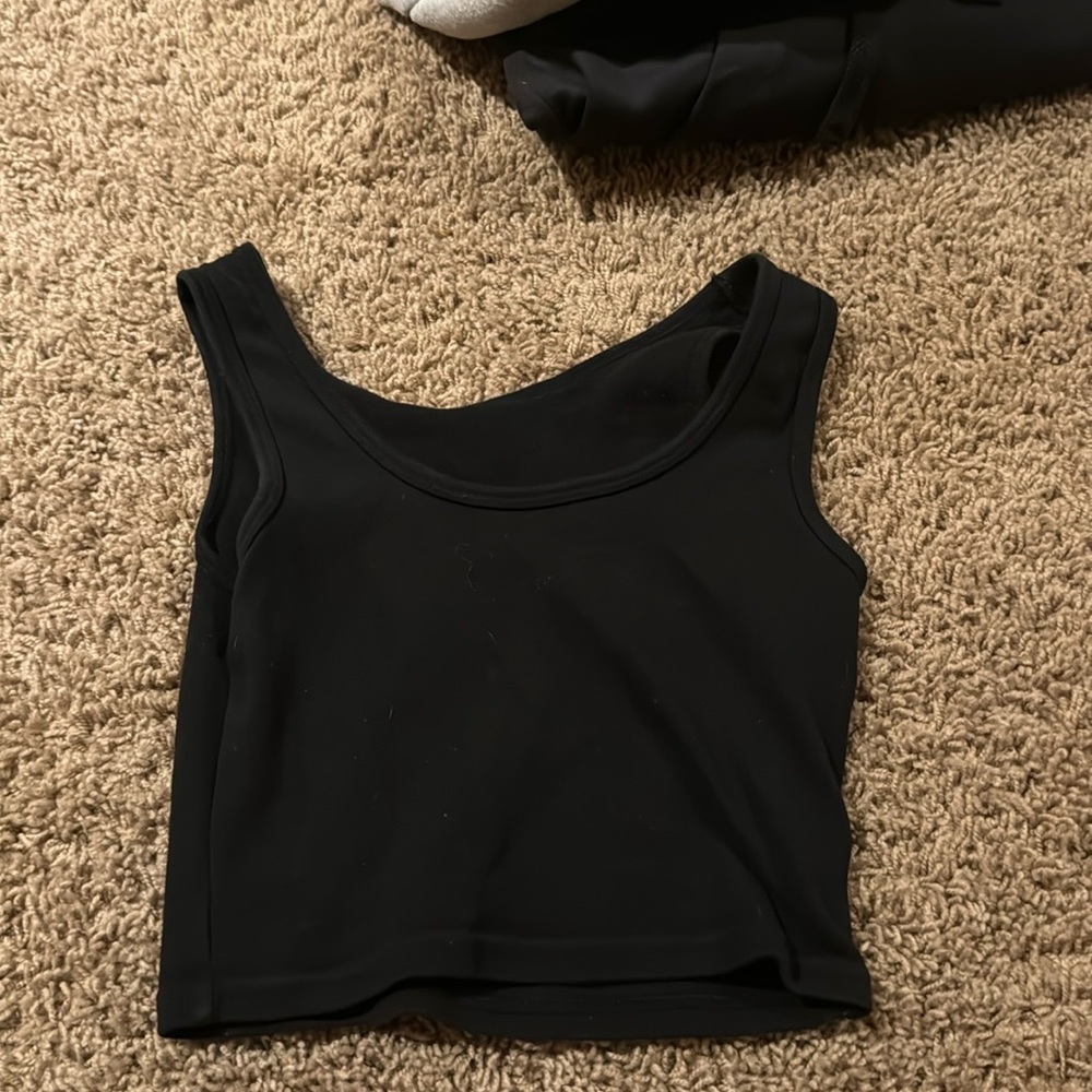 Black short crop